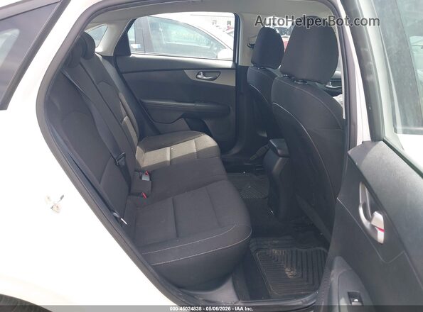 3KPF24AD0ME273921 2021 KIA FORTE White 