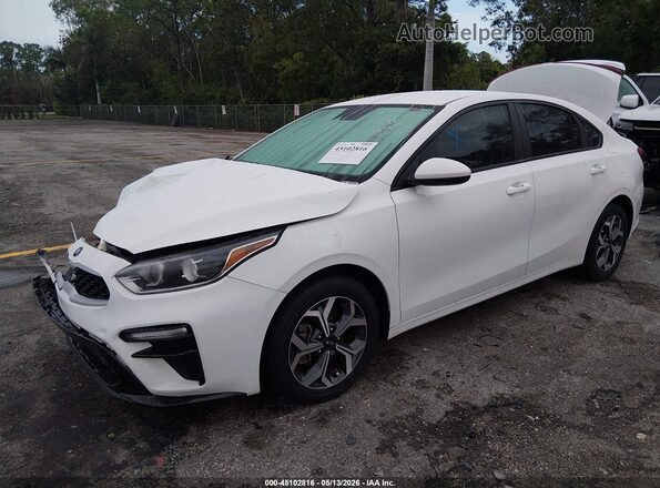 3KPF24AD0ME383044 2021 KIA FORTE White Vista tres cuartos delantera izquierda