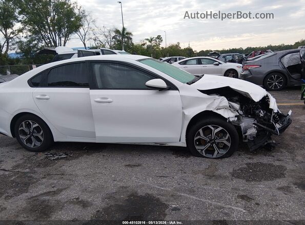 3KPF24AD0ME383044 2021 KIA FORTE White Vista interior de 360 grados