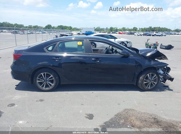 3KPF24AD0NE468595 2022 KIA FORTE Черный Вид задней части салона
