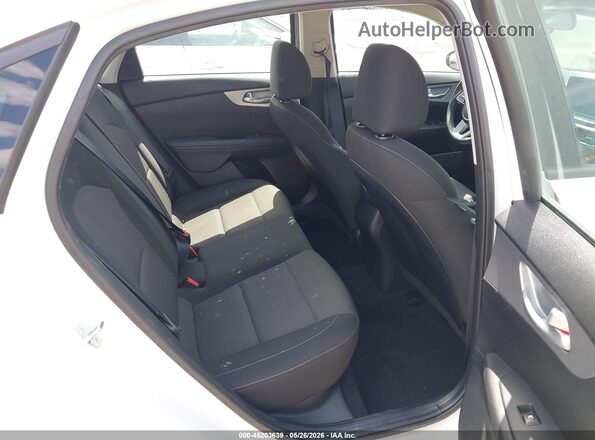 3KPF24AD0PE622306 2023 KIA FORTE White VIN կոդի պիտակի տեսք