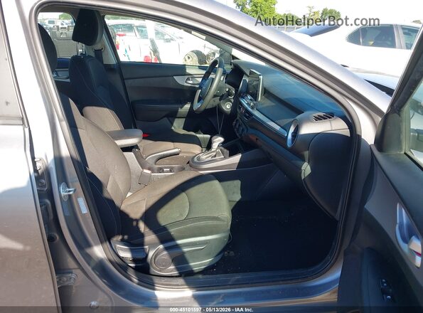 3KPF24AD0RE772550 2024 KIA FORTE Серый Вид салона спереди