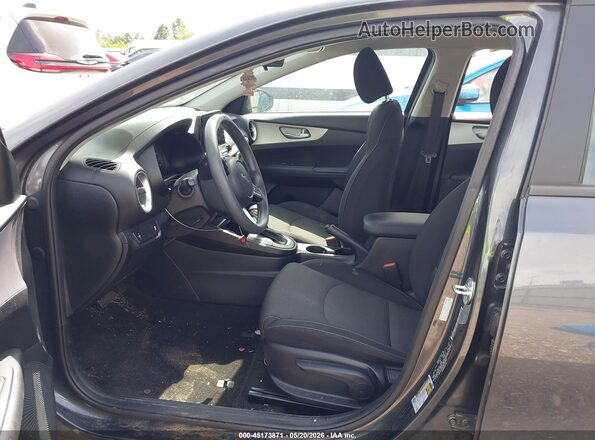 3KPF24AD0RE823044 2024 KIA FORTE Gray Widok wnętrza z przodu