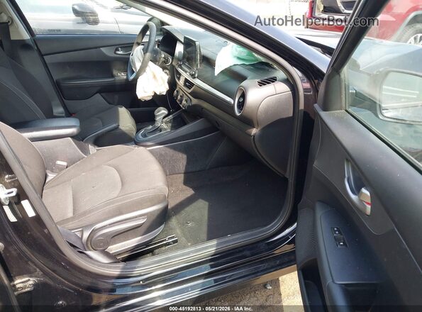 3KPF24AD1ME268081 2021 KIA FORTE Black Вид салону спереду