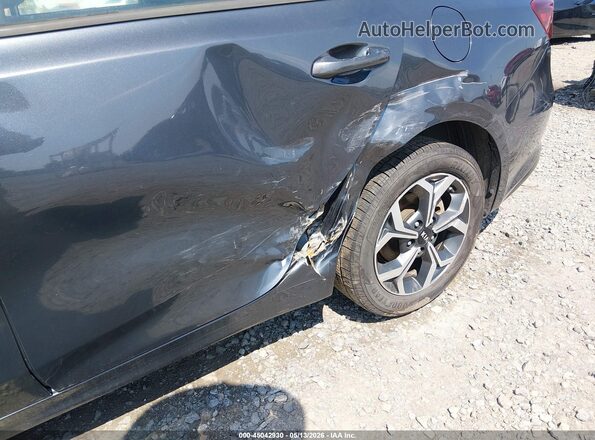 3KPF24AD1ME326965 2021 KIA FORTE Gray Widok z przodu