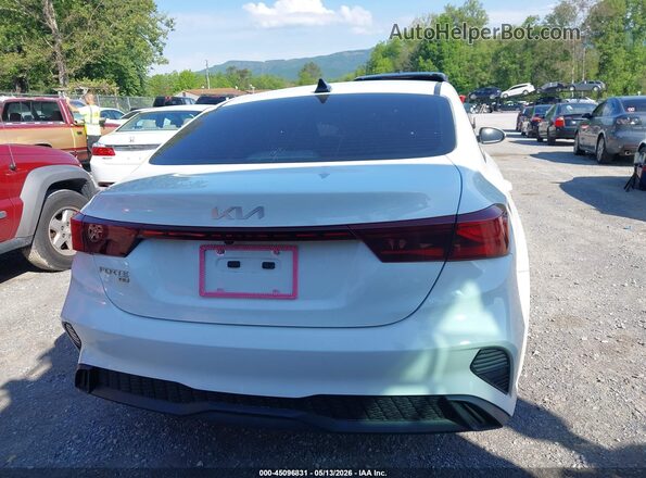 3KPF24AD1PE555246 2023 KIA FORTE White 