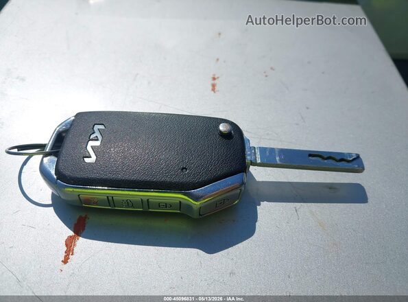 3KPF24AD1PE555246 2023 KIA FORTE White Widok deski rozdzielczej