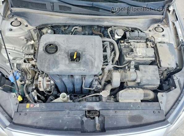3KPF24AD2LE197911 2020 KIA FORTE Silver Widok wnętrza z tyłu