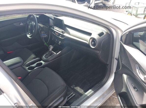 3KPF24AD2ME350255 2021 KIA FORTE Silver Սալոնի դիմացի տեսք