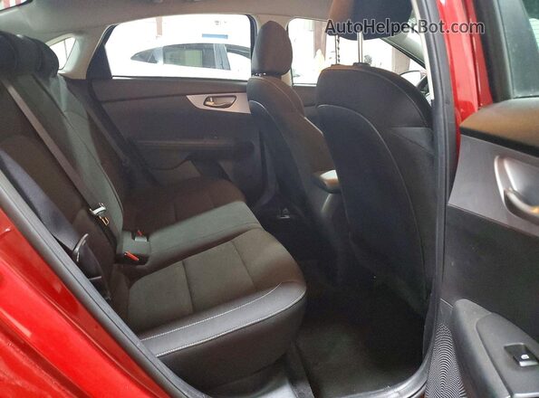 3KPF24AD2NE464158 2022 KIA FORTE Red Vista de los asientos traseros
