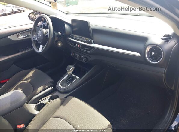 3KPF24AD2NE496852 2022 KIA FORTE Черный Вид салона спереди