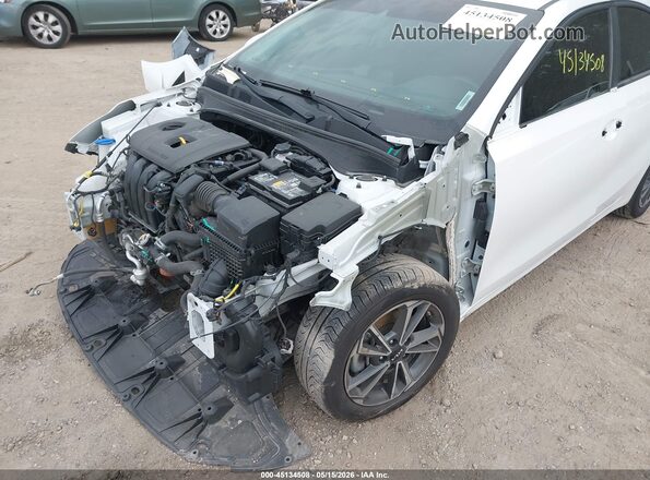 3KPF24AD2PE607807 2023 KIA FORTE White 
