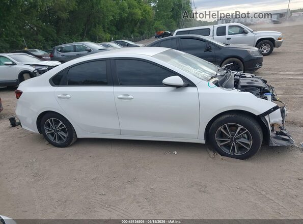 3KPF24AD2PE607807 2023 KIA FORTE White 