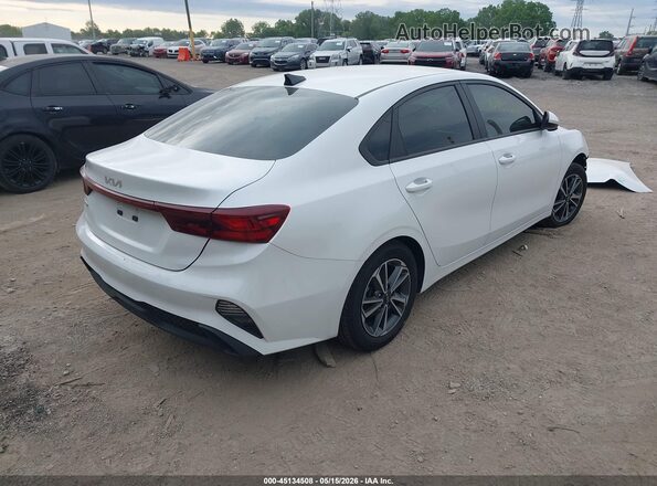 3KPF24AD2PE607807 2023 KIA FORTE White 