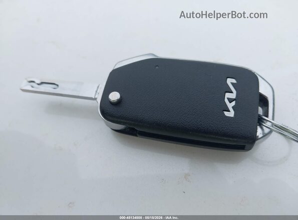3KPF24AD2PE607807 2023 KIA FORTE White 