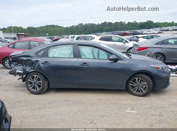 3KPF24AD2PE655100 2023 KIA FORTE Gray Widok wnętrza z tyłu