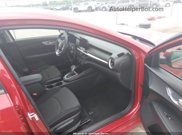 3KPF24AD2RE793187 2024 KIA FORTE Red Vista interior delantera