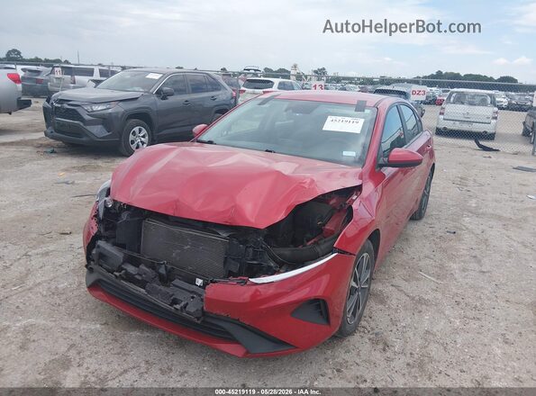 3KPF24AD2RE793187 2024 KIA FORTE Red Vista tres cuartos delantera izquierda