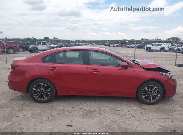 3KPF24AD2RE793187 2024 KIA FORTE Red Vista interior trasera