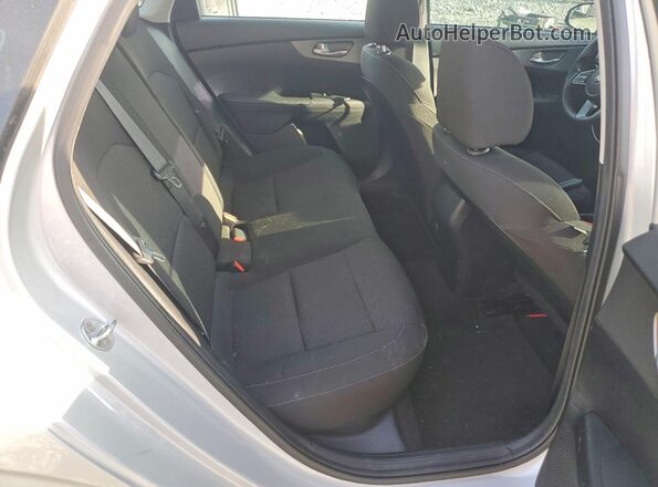 3KPF24AD3KE044789 2019 KIA FORTE Silver 