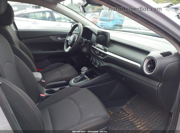 3KPF24AD3ME413993 2021 KIA FORTE Silver Սալոնի դիմացի տեսք