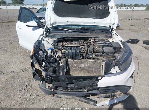 3KPF24AD3NE460331 2022 KIA FORTE White Rear view