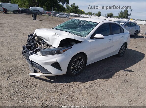 3KPF24AD3NE460331 2022 KIA FORTE White Front left