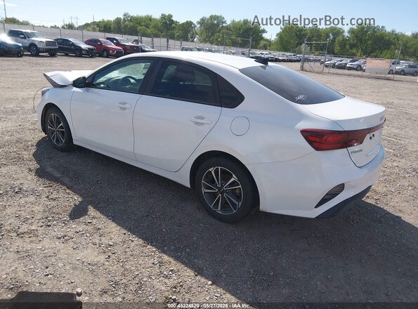 3KPF24AD3NE460331 2022 KIA FORTE White Rear left