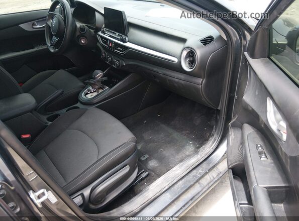 3KPF24AD3PE589074 2023 KIA FORTE Gray 