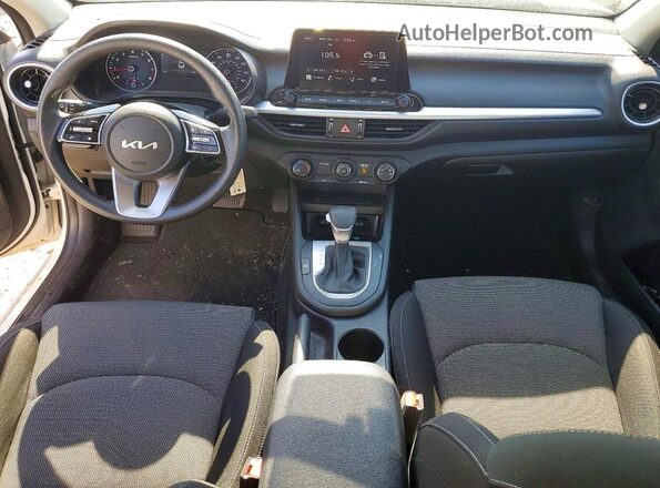 3KPF24AD3PE607024 2023 KIA FORTE White 