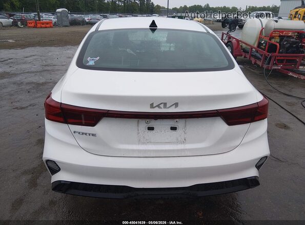 3KPF24AD3PE615138 2023 KIA FORTE White 
