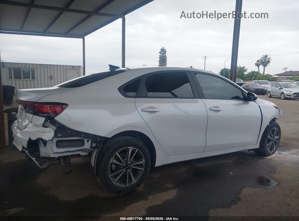 3KPF24AD3RE766855 2024 KIA FORTE White ხელსაწყოთა პანელის ხედი