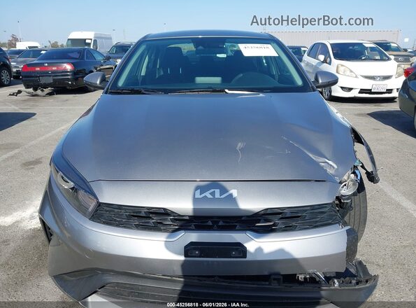 3KPF24AD3RE837052 2024 KIA FORTE Gray Widok zestawu wskaźników
