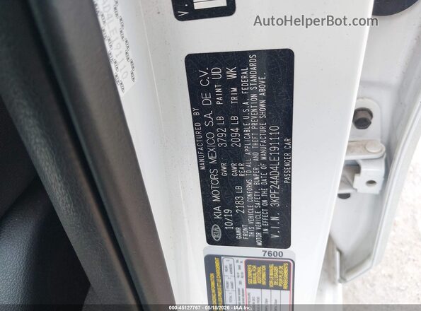 3KPF24AD4LE191110 2020 KIA FORTE White Engine compartment view