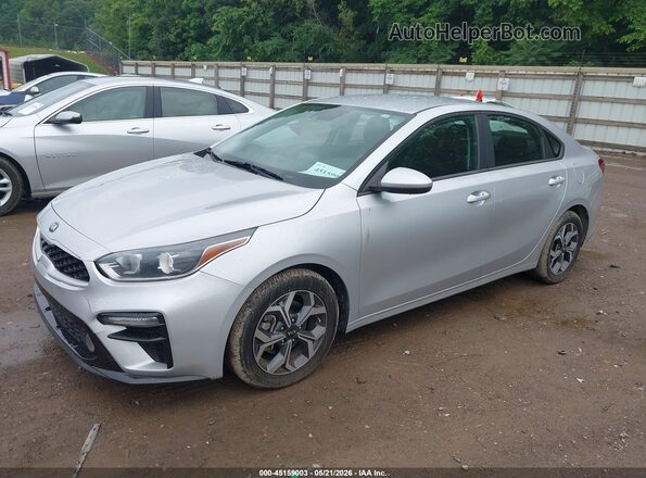 3KPF24AD4LE205832 2020 KIA FORTE Silver Vista tres cuartos delantera izquierda