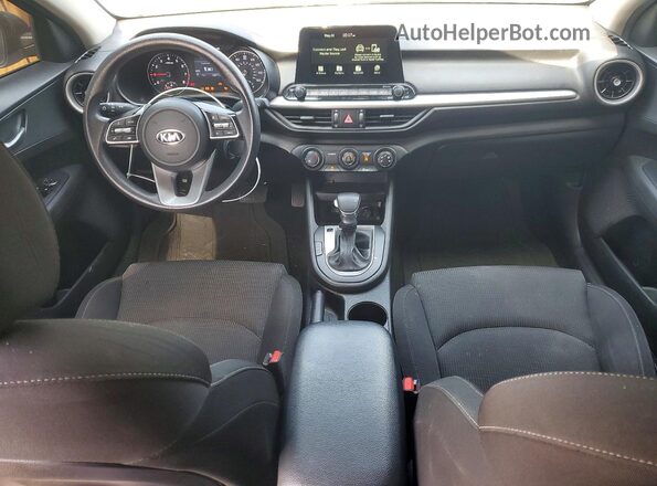 3KPF24AD4ME278085 2021 KIA FORTE Gray Vista del salpicadero