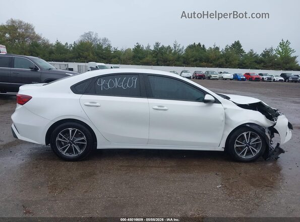 3KPF24AD4NE465957 2022 KIA FORTE White Սալոնի հետևի տեսք