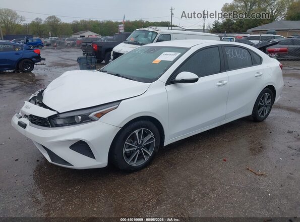3KPF24AD4NE465957 2022 KIA FORTE White Առջևի ձախ երեք քառորդ տեսարան