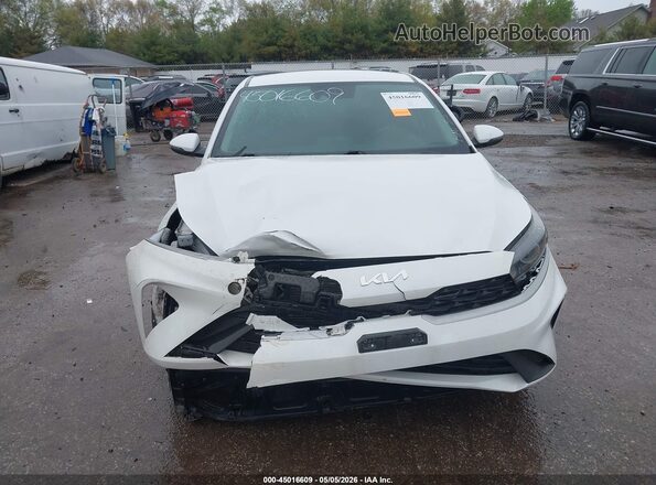 3KPF24AD4NE465957 2022 KIA FORTE White Սարքավորումների վահանակի տեսք