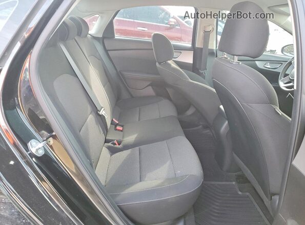 3KPF24AD4RE697593 2024 KIA FORTE Black Vista de los asientos traseros