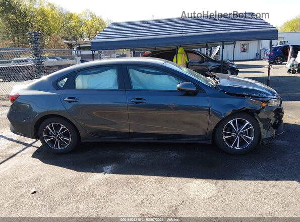 3KPF24AD4RE789397 2024 KIA FORTE Серый Вид задней части салона