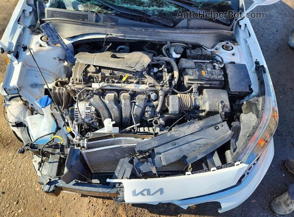 3KPF24AD4RE837996 2024 KIA FORTE White 