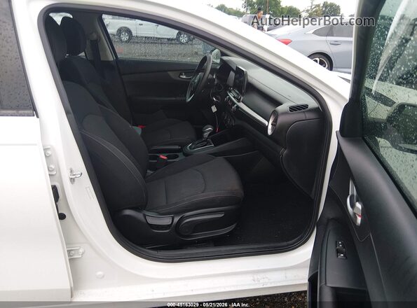 3KPF24AD5LE146242 2020 KIA FORTE White Вид салону спереду