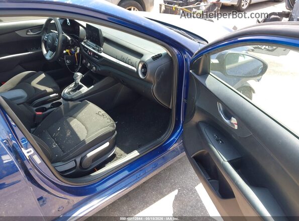 3KPF24AD5ME360150 2021 KIA FORTE Blue Front interior view