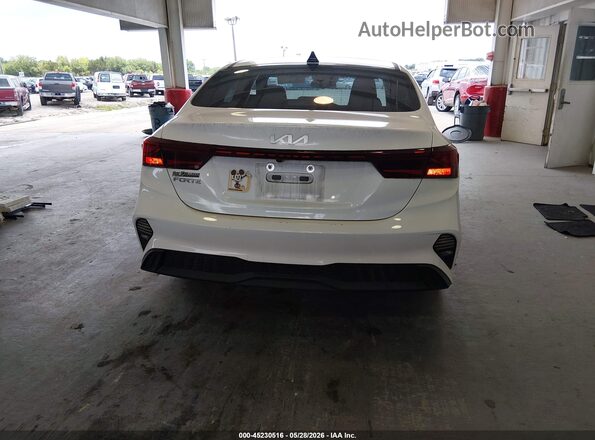 3KPF24AD5NE424995 2022 KIA FORTE White 