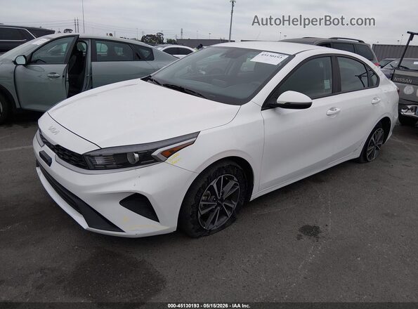 3KPF24AD5PE609986 2023 KIA FORTE Белый Передняя левая четверть
