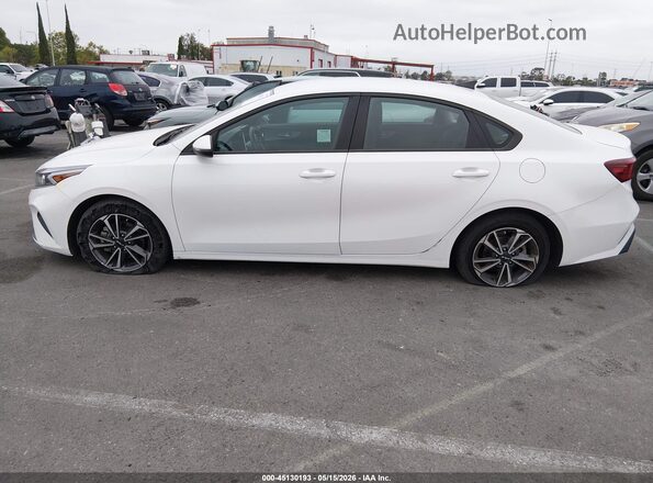 3KPF24AD5PE609986 2023 KIA FORTE Белый Панорамный вид салона 360°