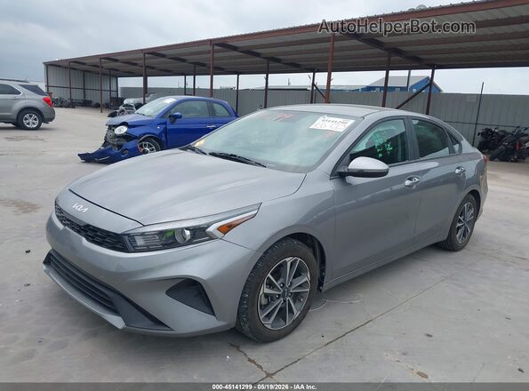 3KPF24AD5RE760183 2024 KIA FORTE Gray Vista tres cuartos delantera izquierda