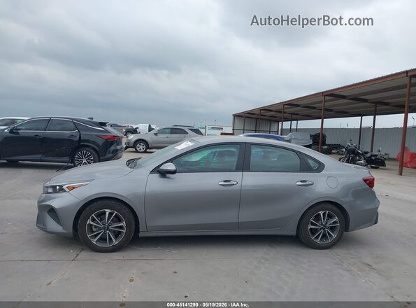 3KPF24AD5RE760183 2024 KIA FORTE Gray Vista interior de 360 grados