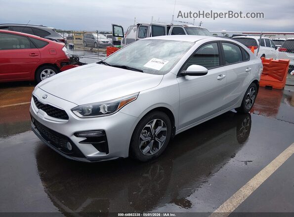 3KPF24AD6LE147948 2020 KIA FORTE Silver Vista tres cuartos delantera izquierda